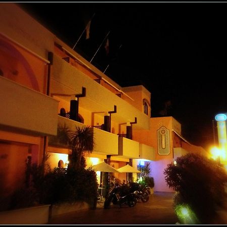 Hotel Mistral Marina di Campo Buitenkant foto