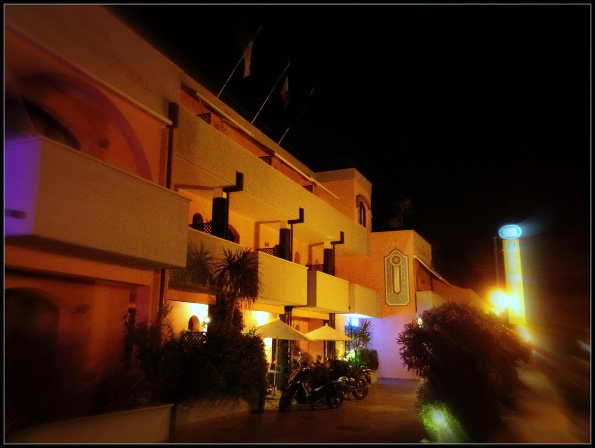 Hotel Mistral Marina di Campo Buitenkant foto