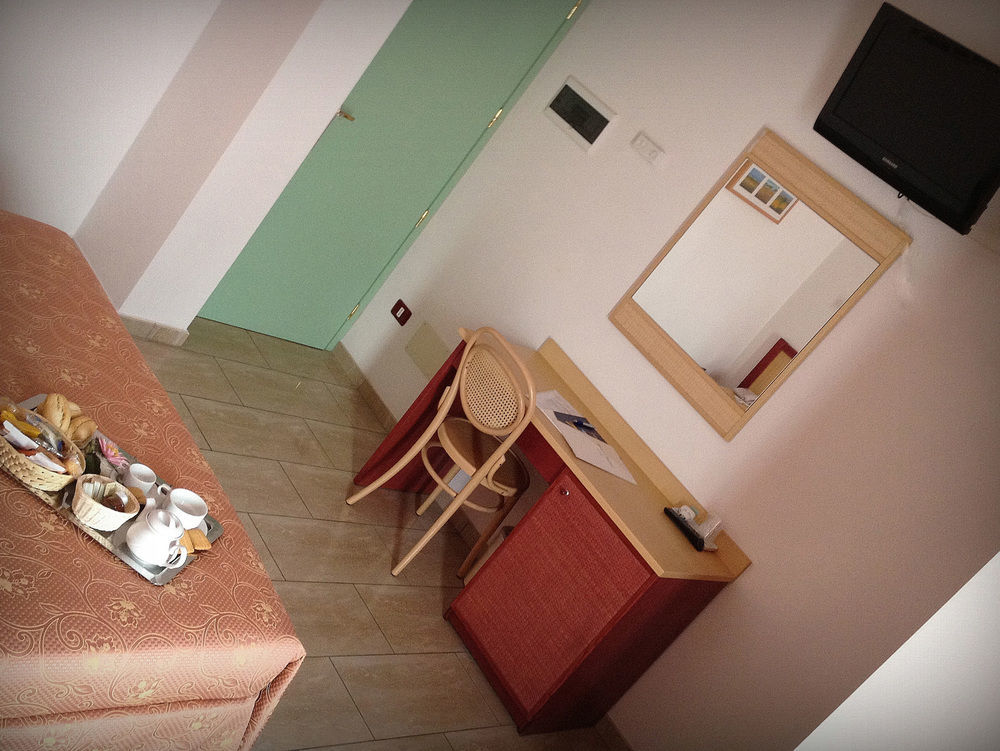 Hotel Mistral Marina di Campo Buitenkant foto