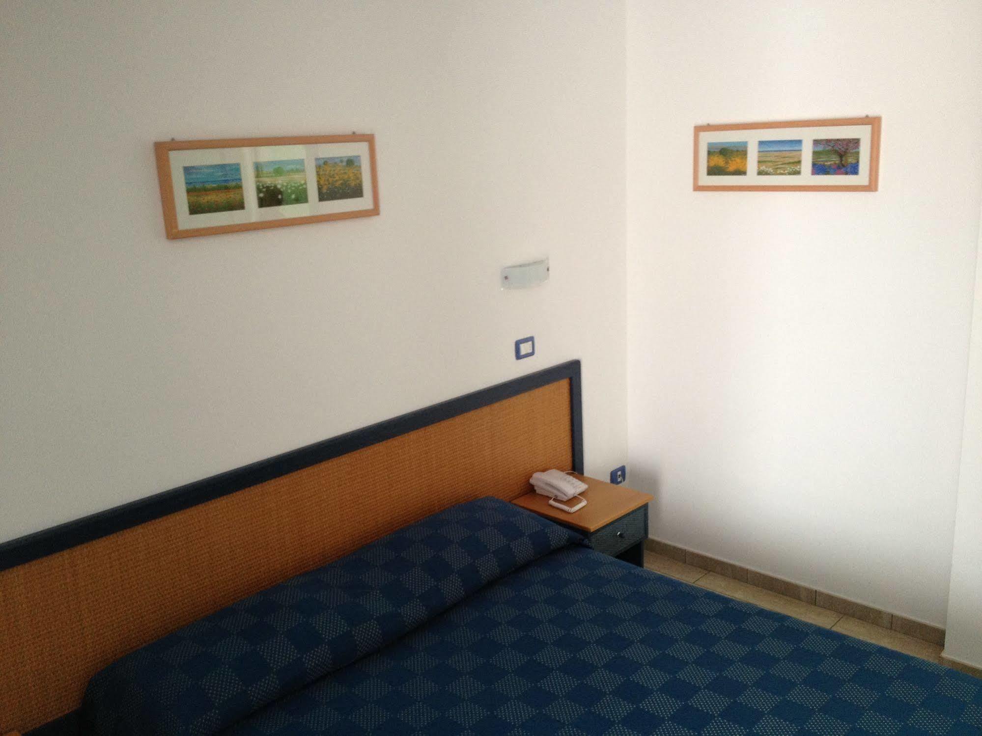 Hotel Mistral Marina di Campo Buitenkant foto