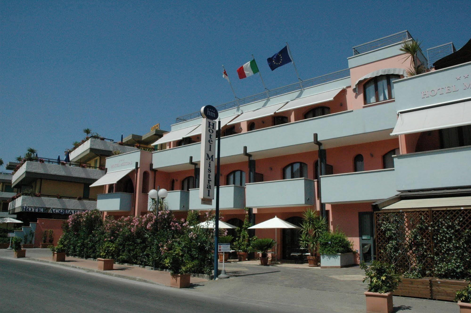 Hotel Mistral Marina di Campo Buitenkant foto