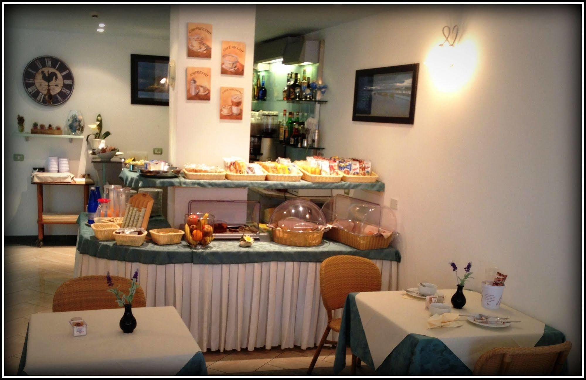 Hotel Mistral Marina di Campo Buitenkant foto